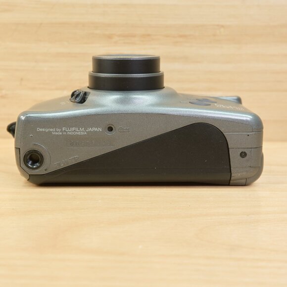 Fujifilm DL-260 Zoom MR Point and Shoot Film Camera, FUJINON Zoom Lens - Picture 7 of 9